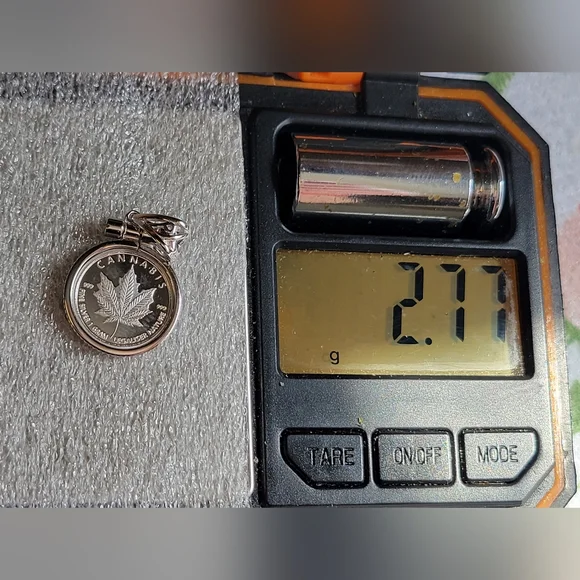 ✌️💨 Legalize Nature .999 Fine Silver Pendant 1.3" Long - Picture 5 of 5